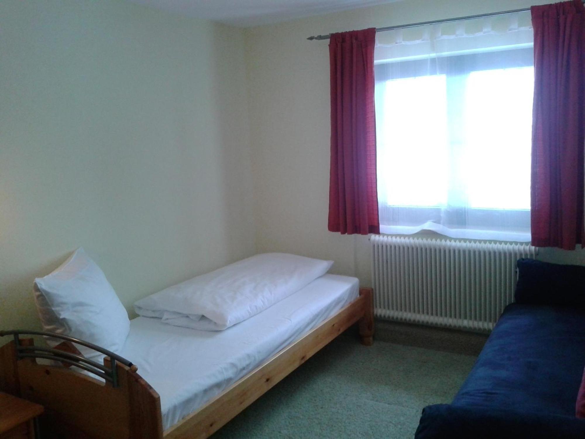 Gaestehaus Hosp Reutte Room photo