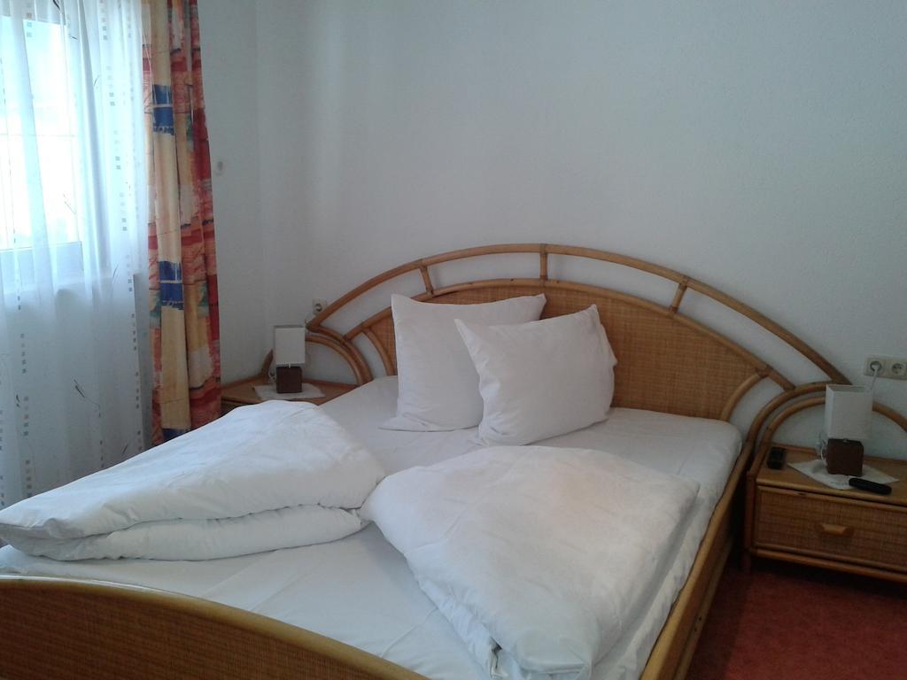 Gaestehaus Hosp Reutte Room photo